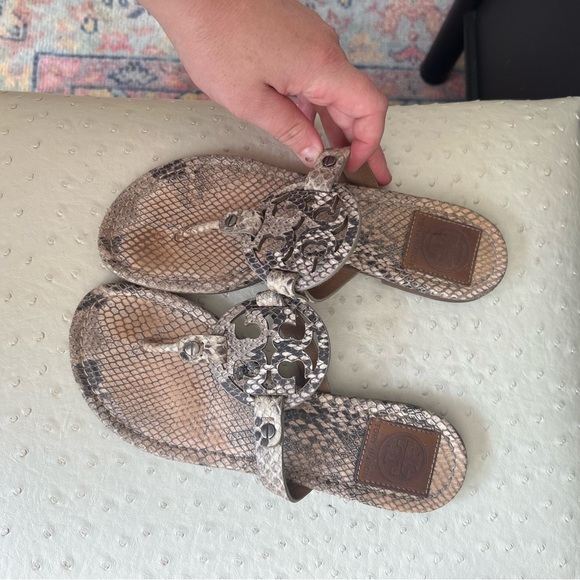 Tory Burch Miller Sandal Grey Snake Skin Size 7 - Picture 3 of 4